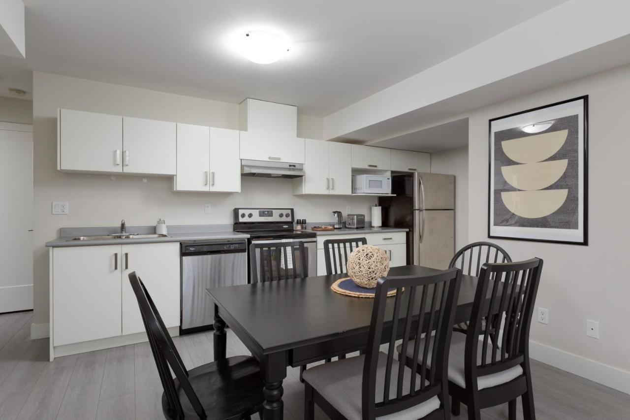 Tastefully Furnished And Newly Updated 2 Bd Central Lynn Valley North Vancouver Villa Ngoại thất bức ảnh