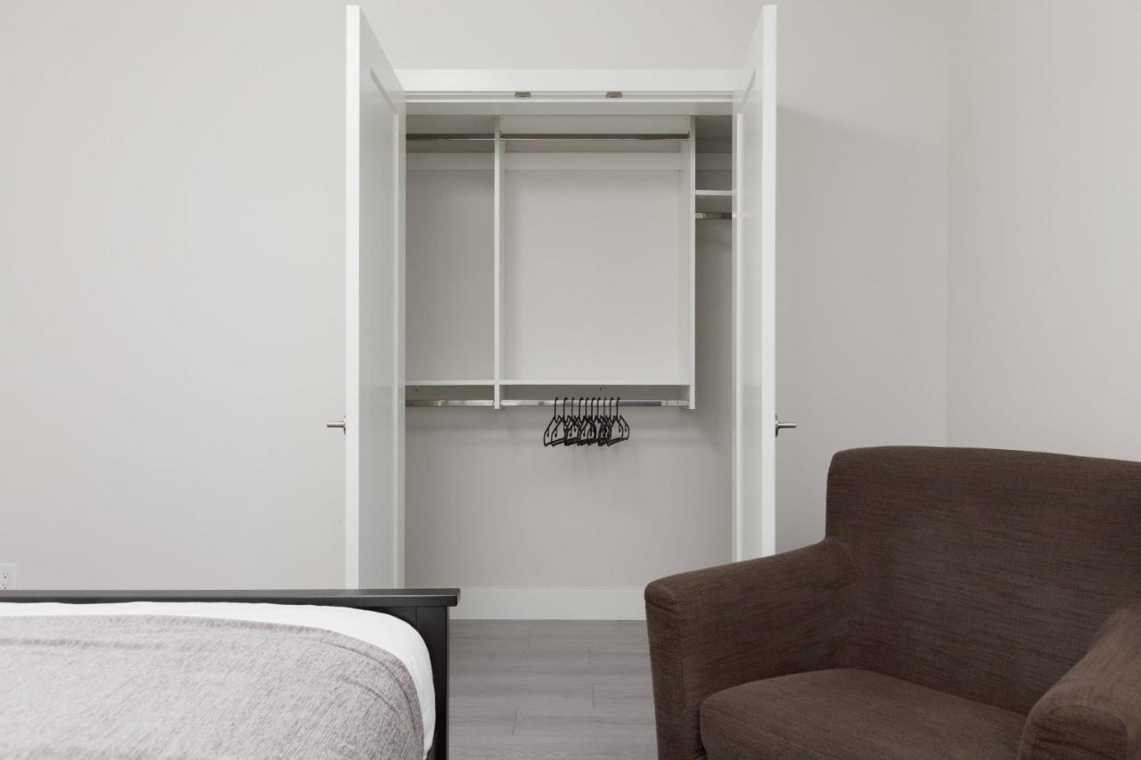 Tastefully Furnished And Newly Updated 2 Bd Central Lynn Valley North Vancouver Villa Ngoại thất bức ảnh